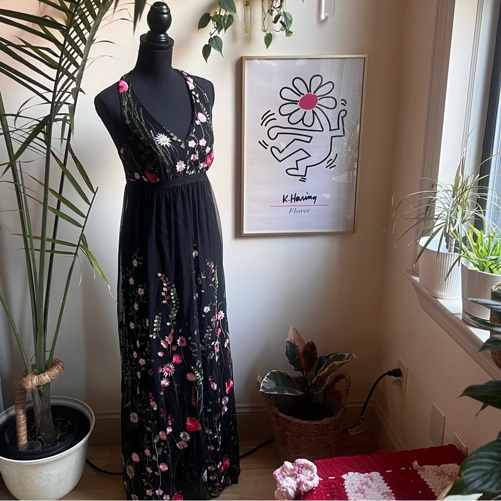 Black Floral Embroidery Maxi Dress